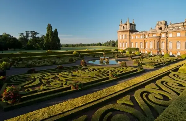 Belheim Palace Gardens