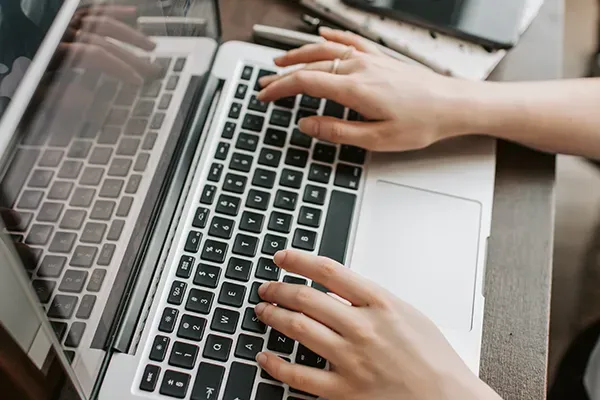 Help Desk Typing 24/7 IT Support Helpdesk Services | Focus Group